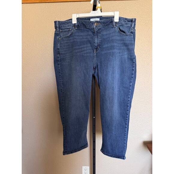Lane Bryant Women’s Size 22 Capri Jeans – Stretch Denim Excellent preloved cond. - Picture 4 of 5